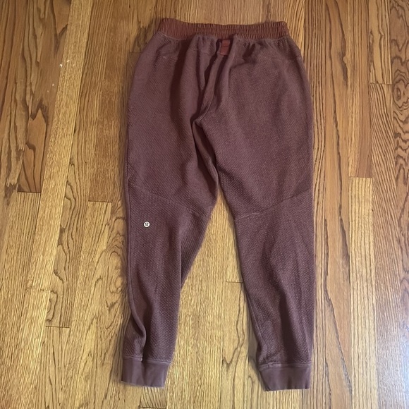 Lululemon Woman’s Maroon Joggers Size M - Picture 4 of 6